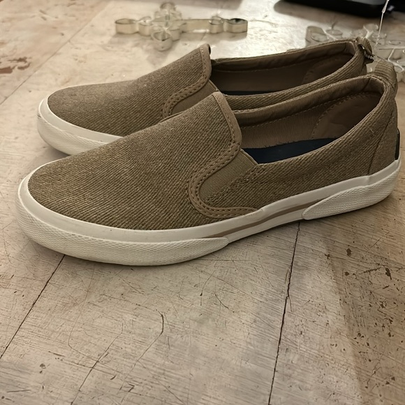 Sperry- Memory foam, Top Siders, size 6 - Picture 2 of 4